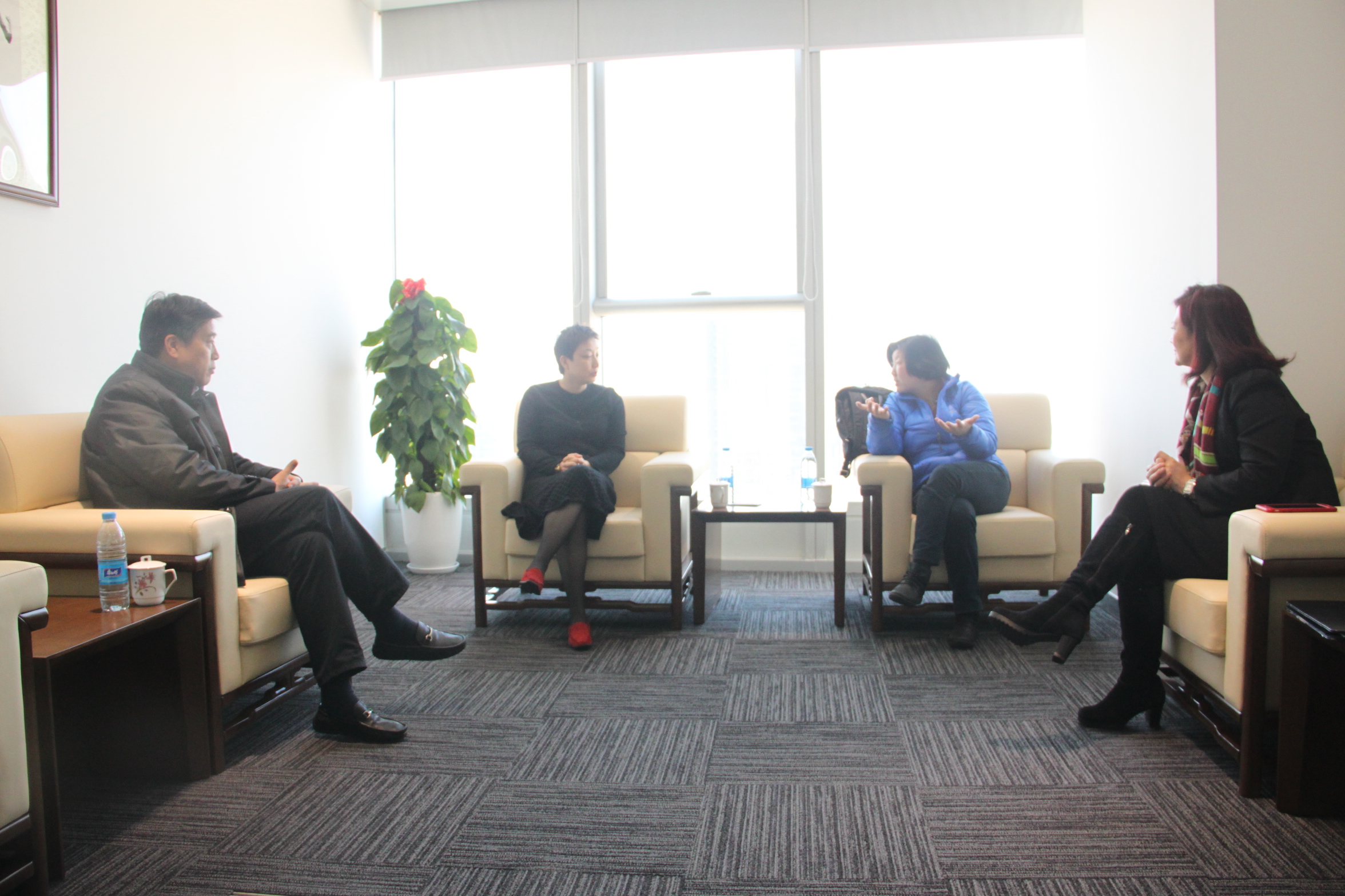 1489126422064056064.jpg 会议交流2.jpg